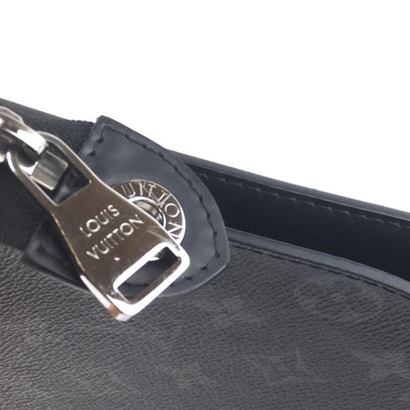 Pochette Voyage Rare Black Monogram Eclipse Clutch - Picture 11 of 12